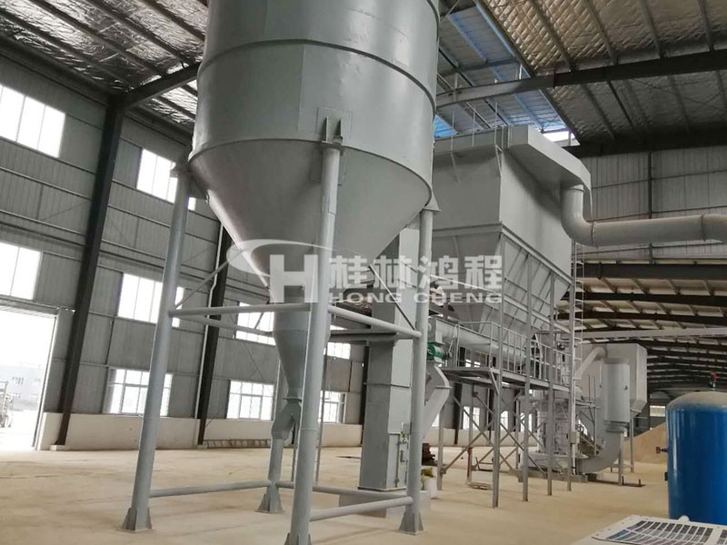 桂林鴻程產(chǎn)品:80目~400目粗粉R型雷蒙機(jī) 鉀長石雷蒙磨粉機(jī) 單臺磨機(jī)產(chǎn)能0.3-20噸每小時