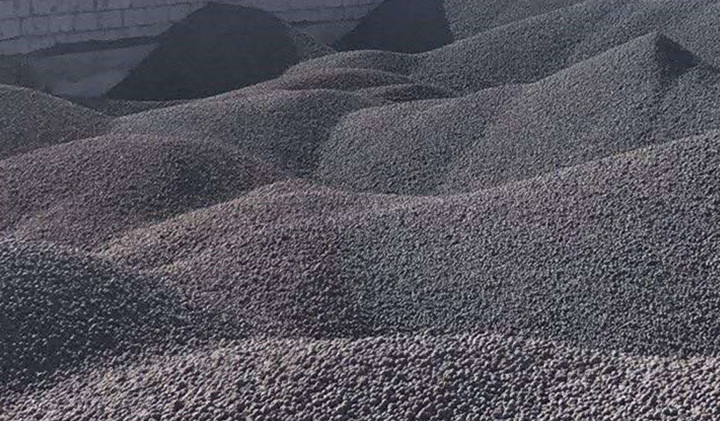 燒結(jié)球團(tuán)為什么加煤粉？HLM1250中速煤磨機(jī)生產(chǎn)球團(tuán)用煤粉200目，D80全通過