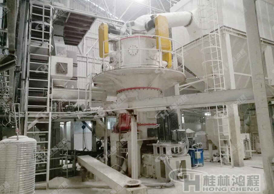 HLMX1100高純石英砂磨粉機推薦設(shè)備，桂林鴻程環(huán)保磨粉機，HLMX超細立式磨粉機