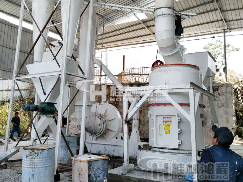 800目滑石粉磨粉機HCH超細(xì)環(huán)輥磨粉機 HCH1290玄武巖超細(xì)微粉磨設(shè)備 HCH超細(xì)環(huán)輥磨粉機