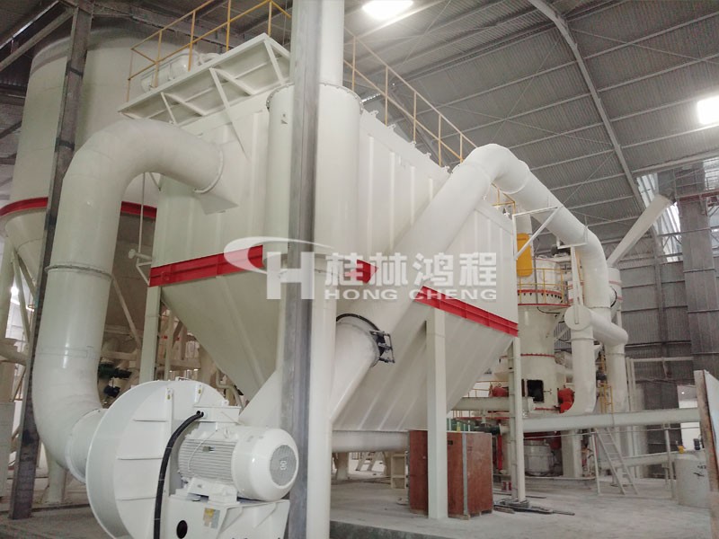 粉煤灰的超細(xì)粉磨HLMX超細(xì)立磨客戶(hù)現(xiàn)場(chǎng)