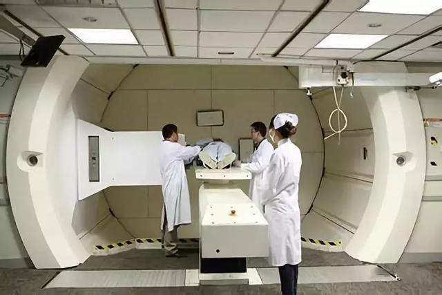 銫榴石的應(yīng)用 醫(yī)學(xué)檢測(cè): C:137 用做治療癌癥的放射源 銫榴石的應(yīng)用 醫(yī)學(xué)檢測(cè): C:137 用做治療癌癥的放射源