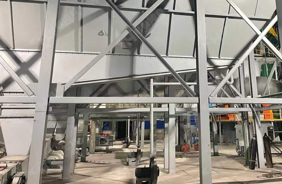 hlm2400碳酸錳立磨2條生產(chǎn)線所在的生產(chǎn)車間運行實況 hlm2400碳酸錳立磨2條生產(chǎn)線所在的生產(chǎn)車間運行實況